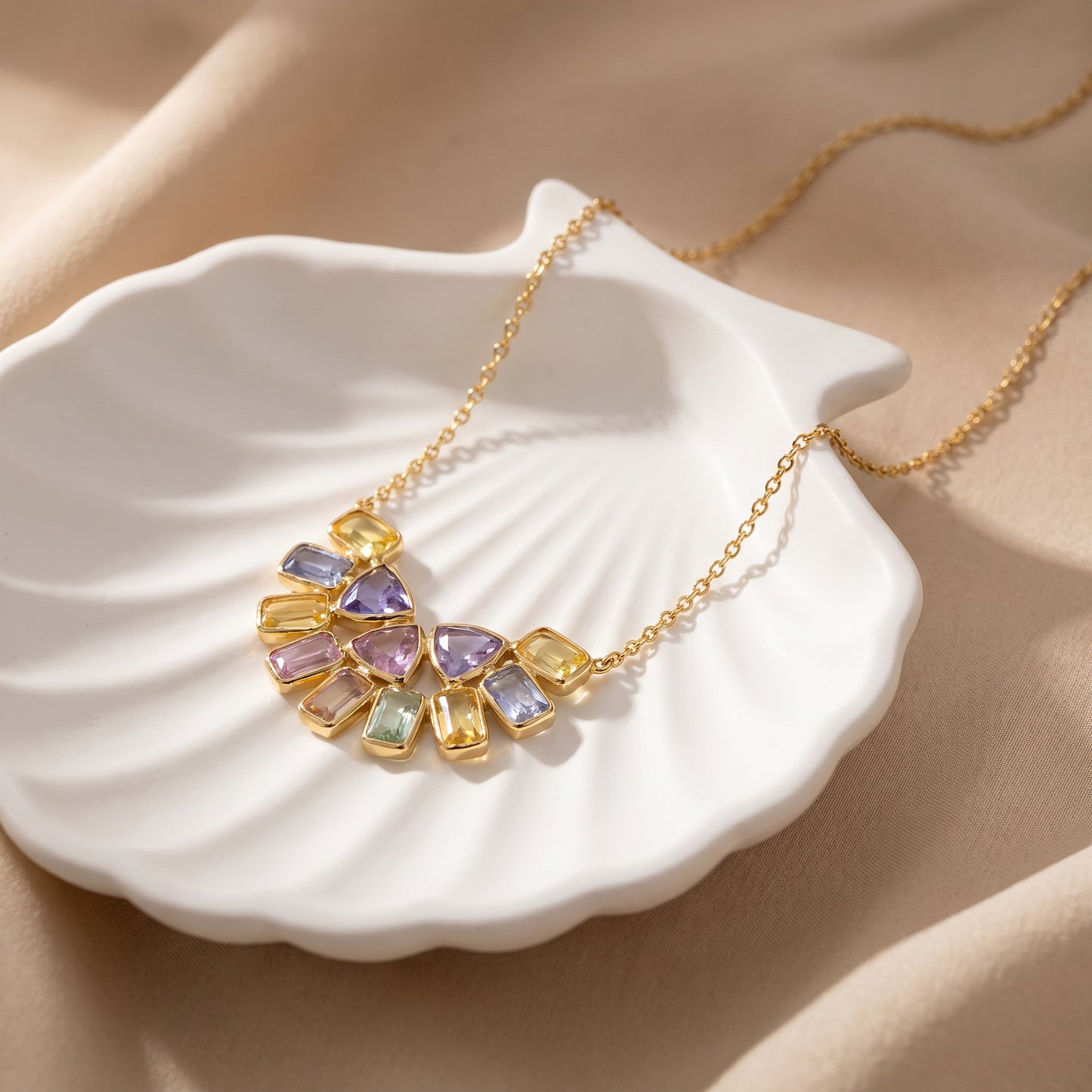 Prism 18kt Gold Party Wear Gemstone Pendant Chain for Women
