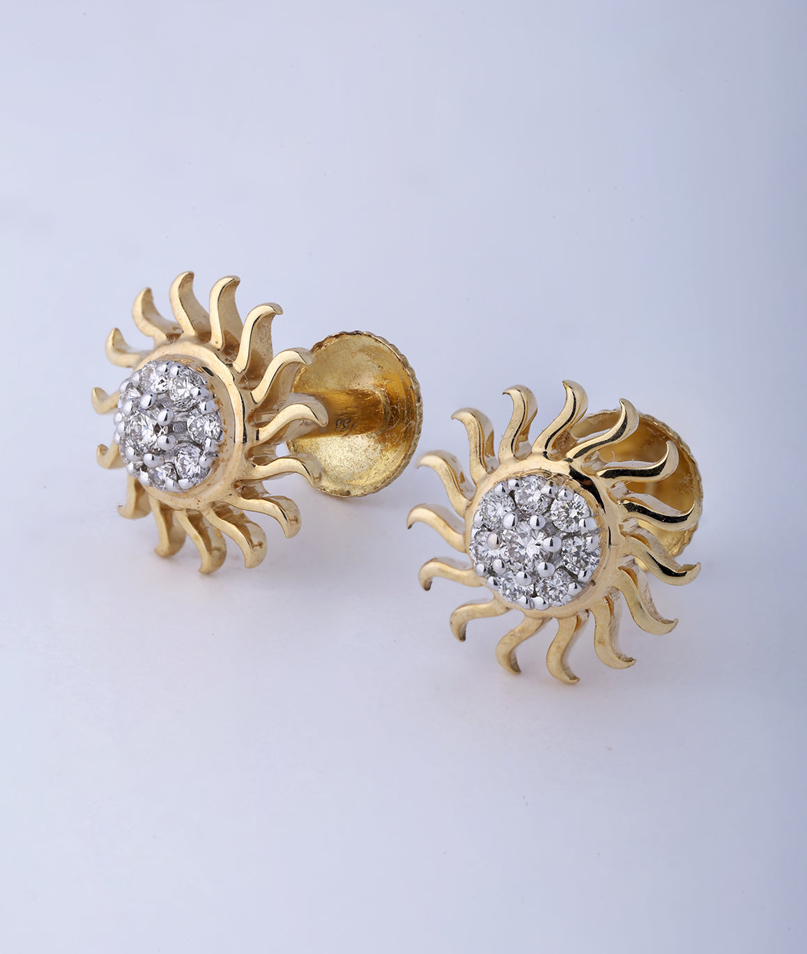Helia Bloom 18kt Diamond Stud Earring for Women