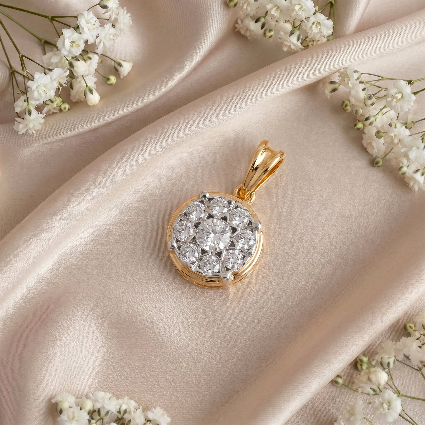 18KT Yellow Gold Round Cluster Diamond Pendant