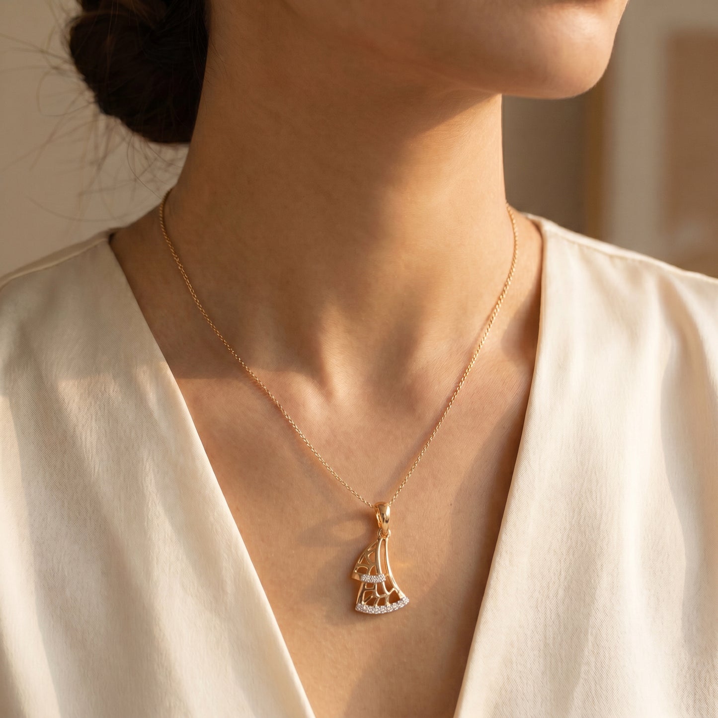 18KT Gold Diamond Fan Pendant for Women