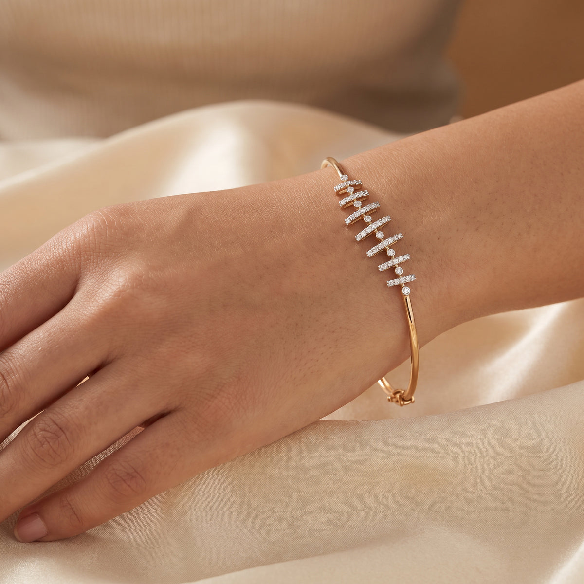 18Kt Gold Diamond Bangle For Women