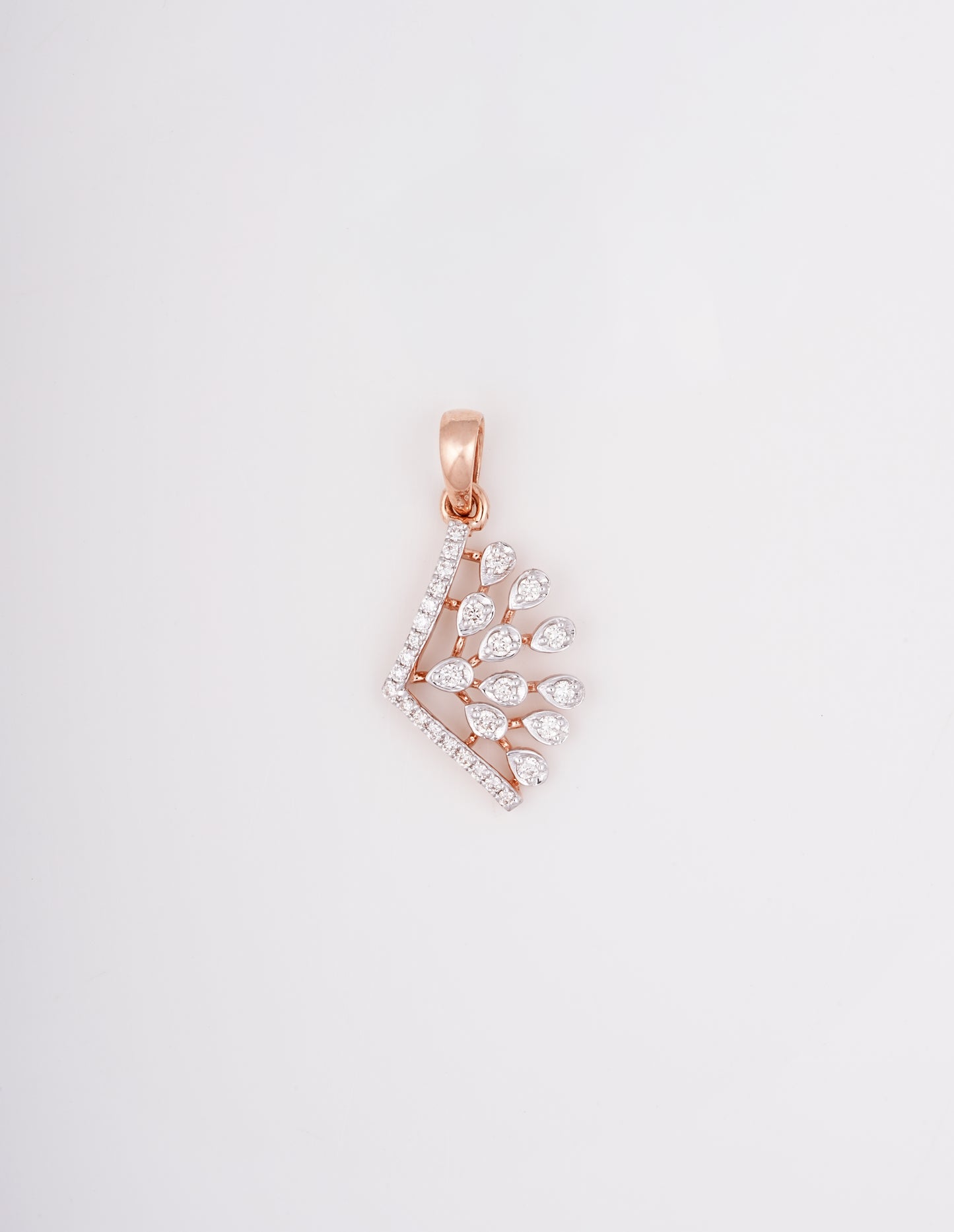 18kt Rose Gold Scatter Kite Daily Wear Diamond Pendant