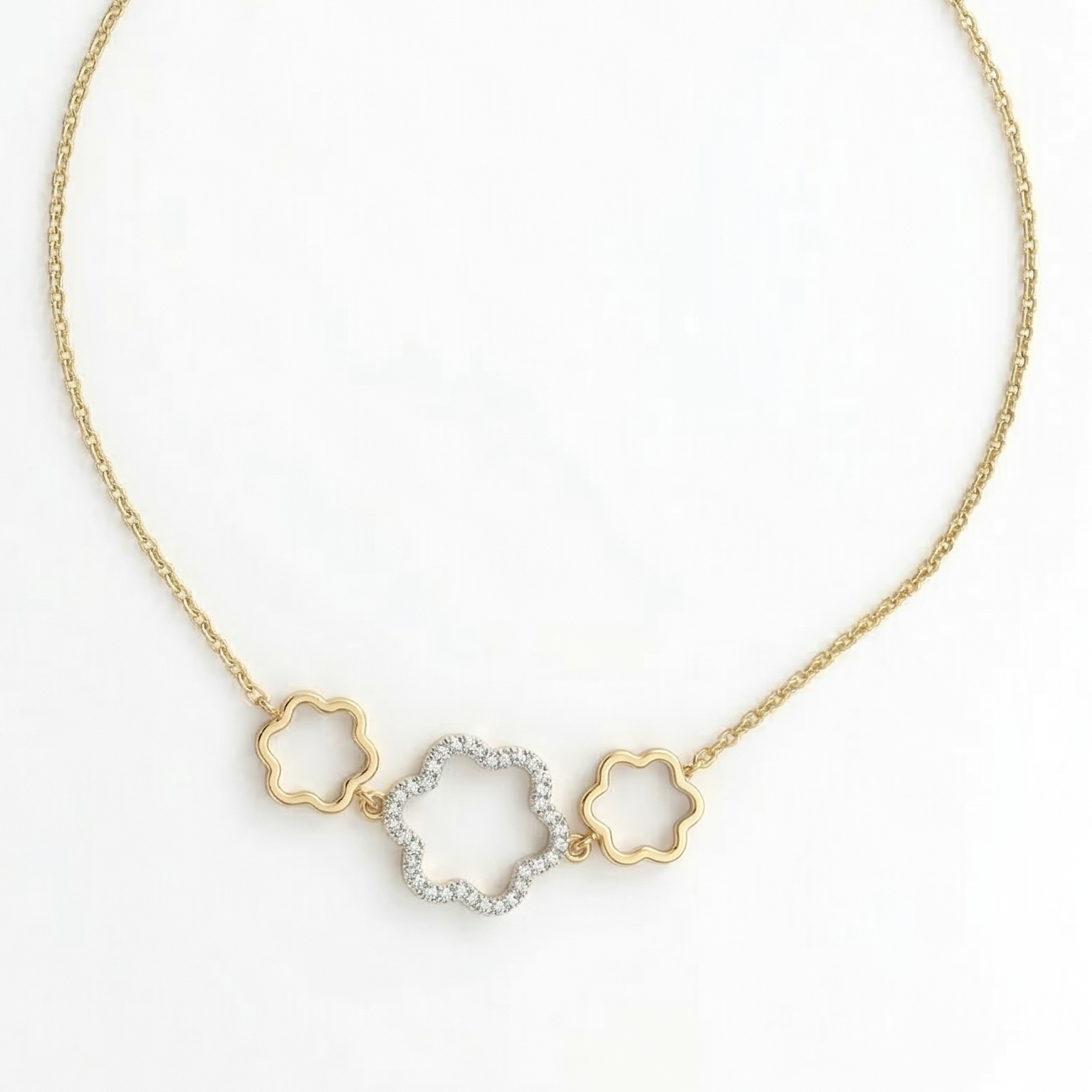 Triple Flower Diamond Chain Bracelet in 18kt Gold