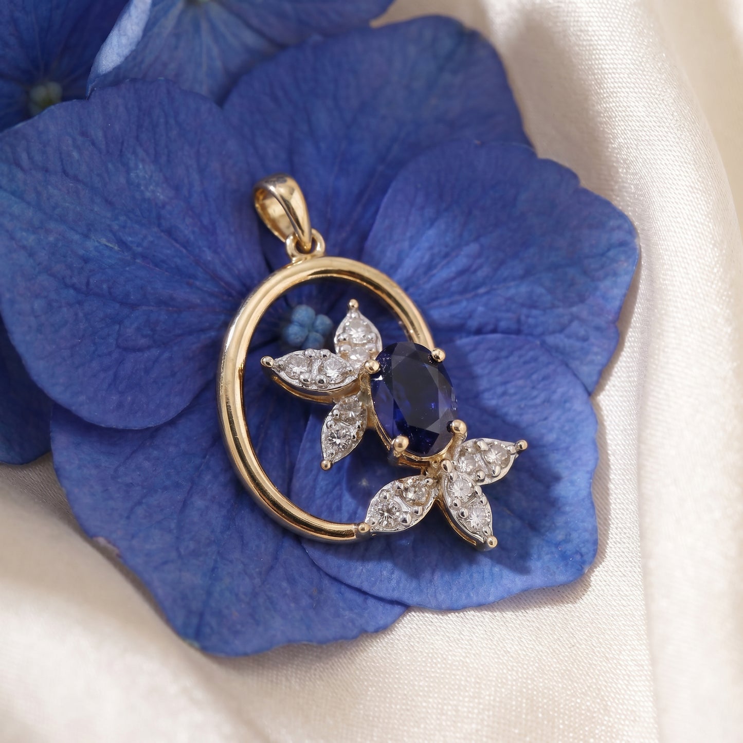 18KT Gold Diamond Blue Stone Pendant Women