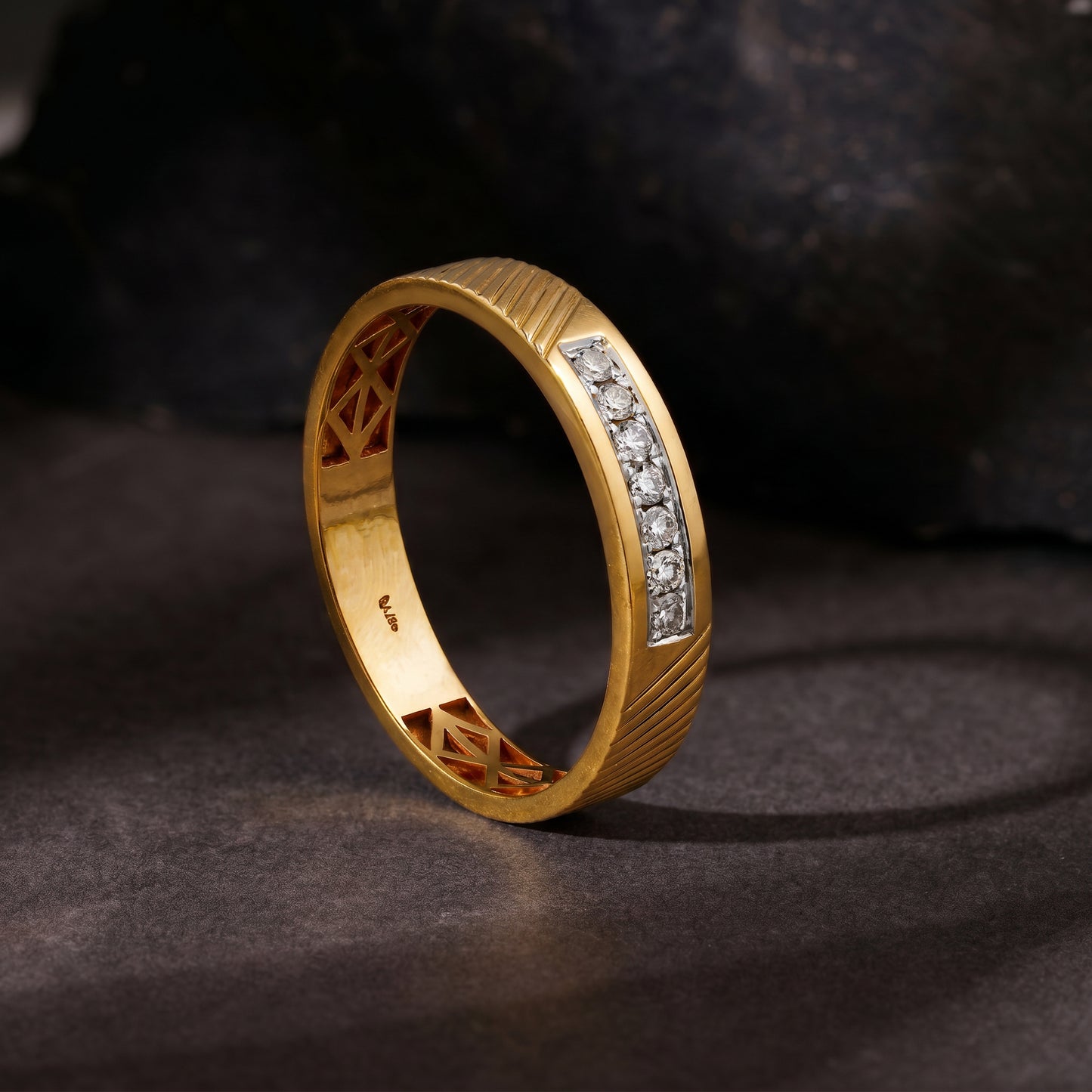 18kt Gold Diagonal-Etched Diamond Ring for Men