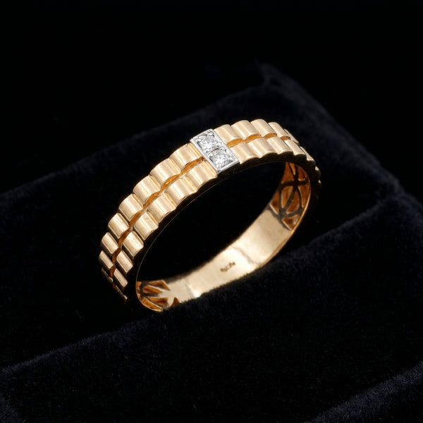 18kt Gold Ribbed Band Diamond Ring for Men