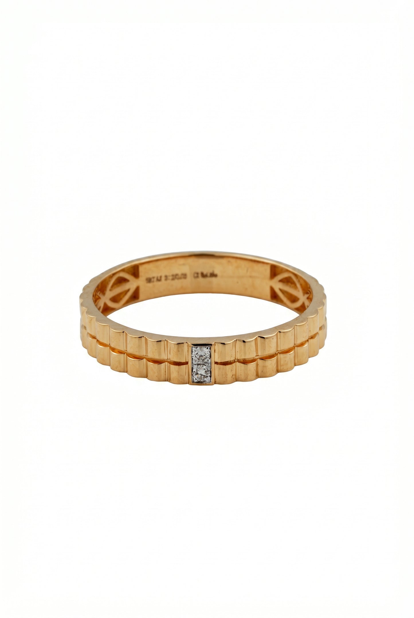 18kt Gold Ribbed Band Diamond Ring for Men