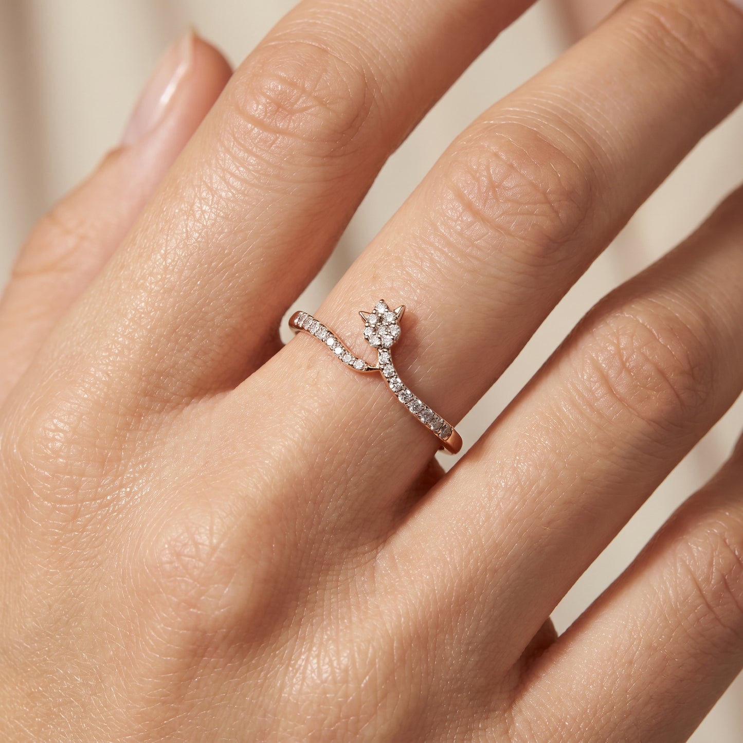 18kt Rose Gold Wavy Diamond Ring for Women