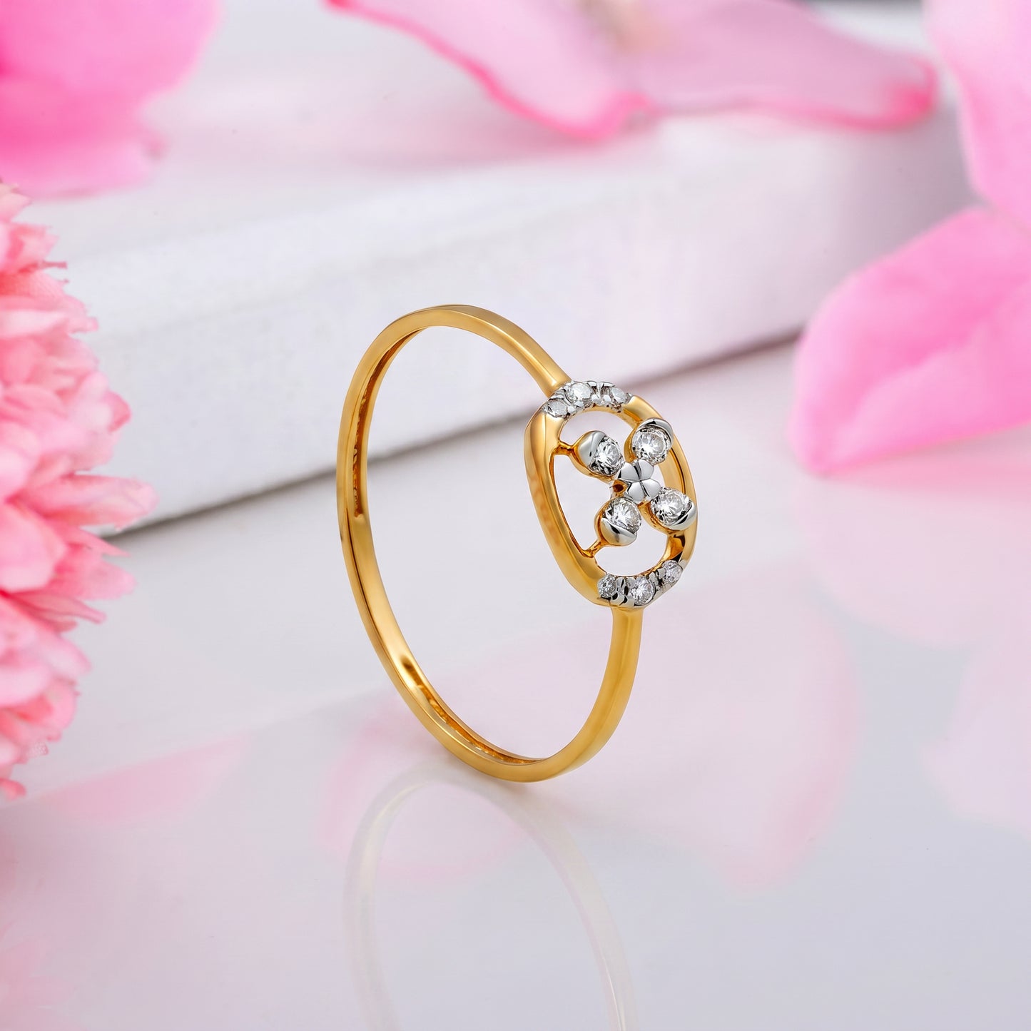 18kt Gold Open Oval Diamond Ring for Women
