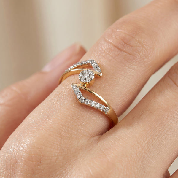 18kt Gold Lightning Bolt Diamond Ring for Women