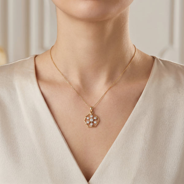 18kt Yellow Gold Teardrop Diamond Pendant for Women