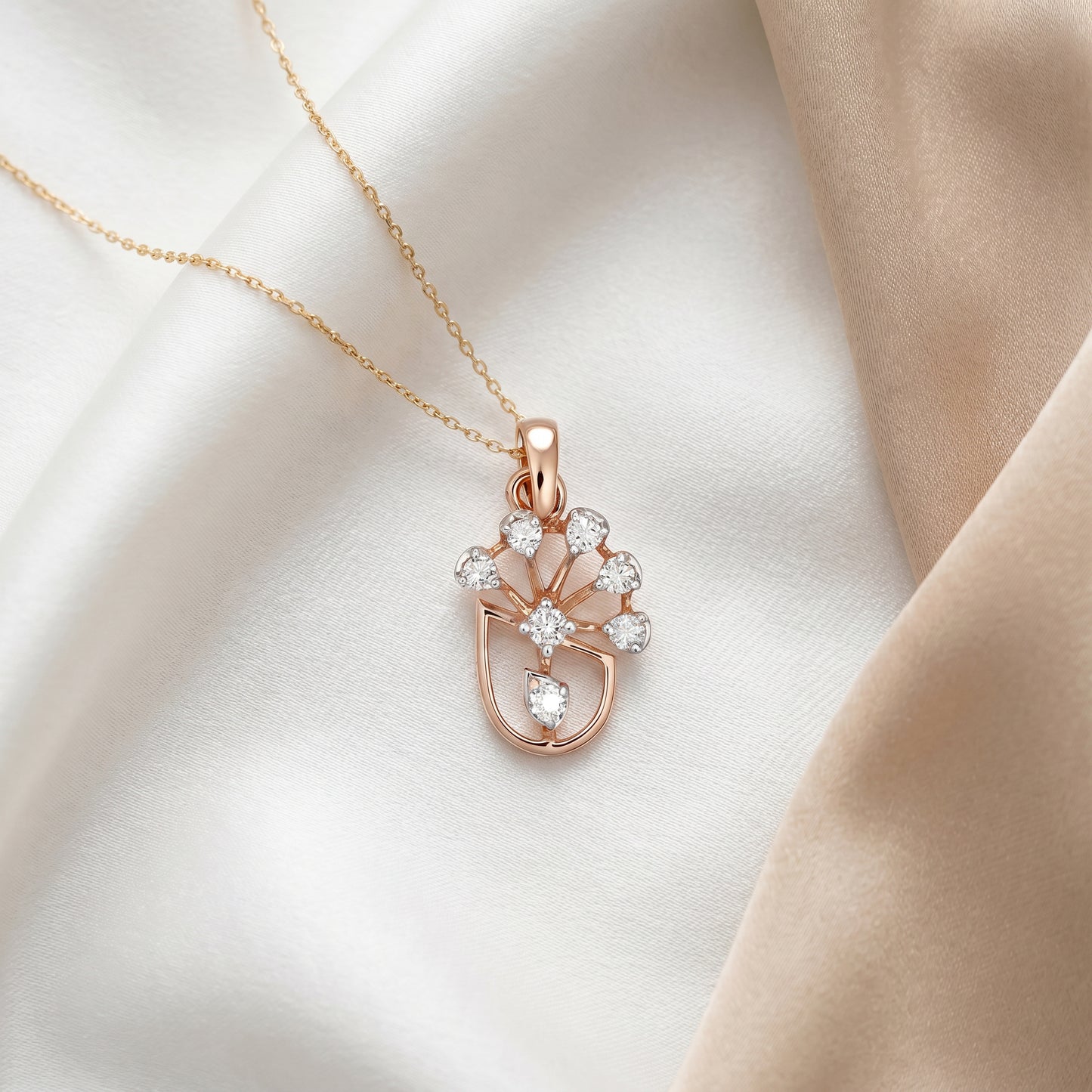 18kt Rose Gold Blooming Flower Diamond Pendant for Women