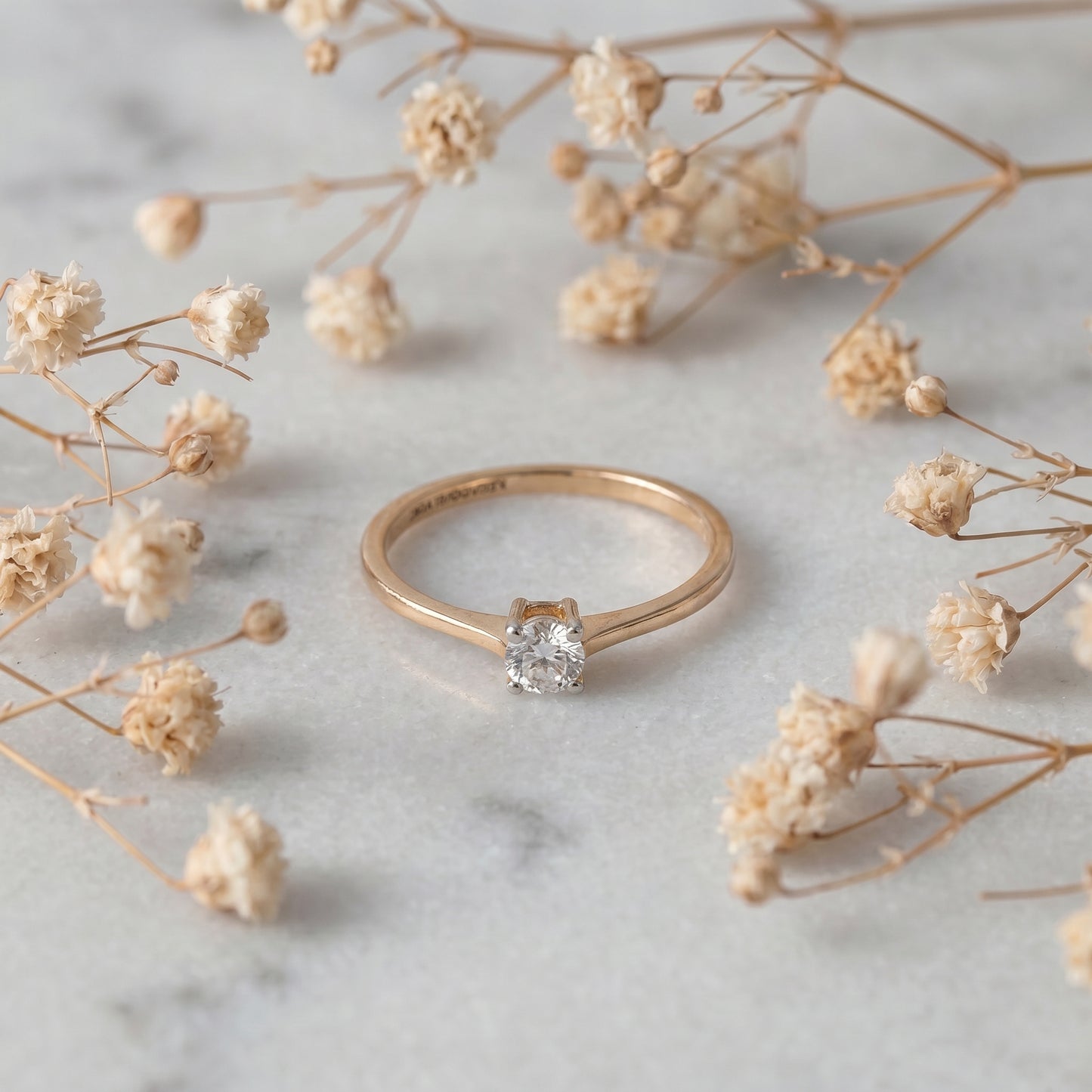 18KT Gold Solitaire Diamond Ring for Gifting