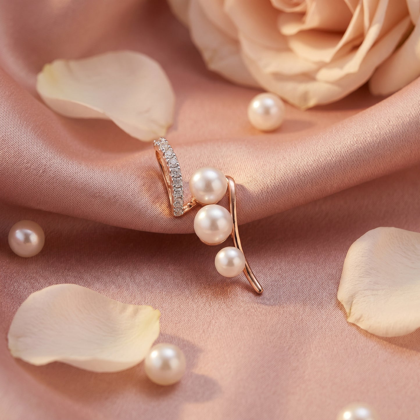 18KT Rose Gold Diamond Pearl Pendant For Women