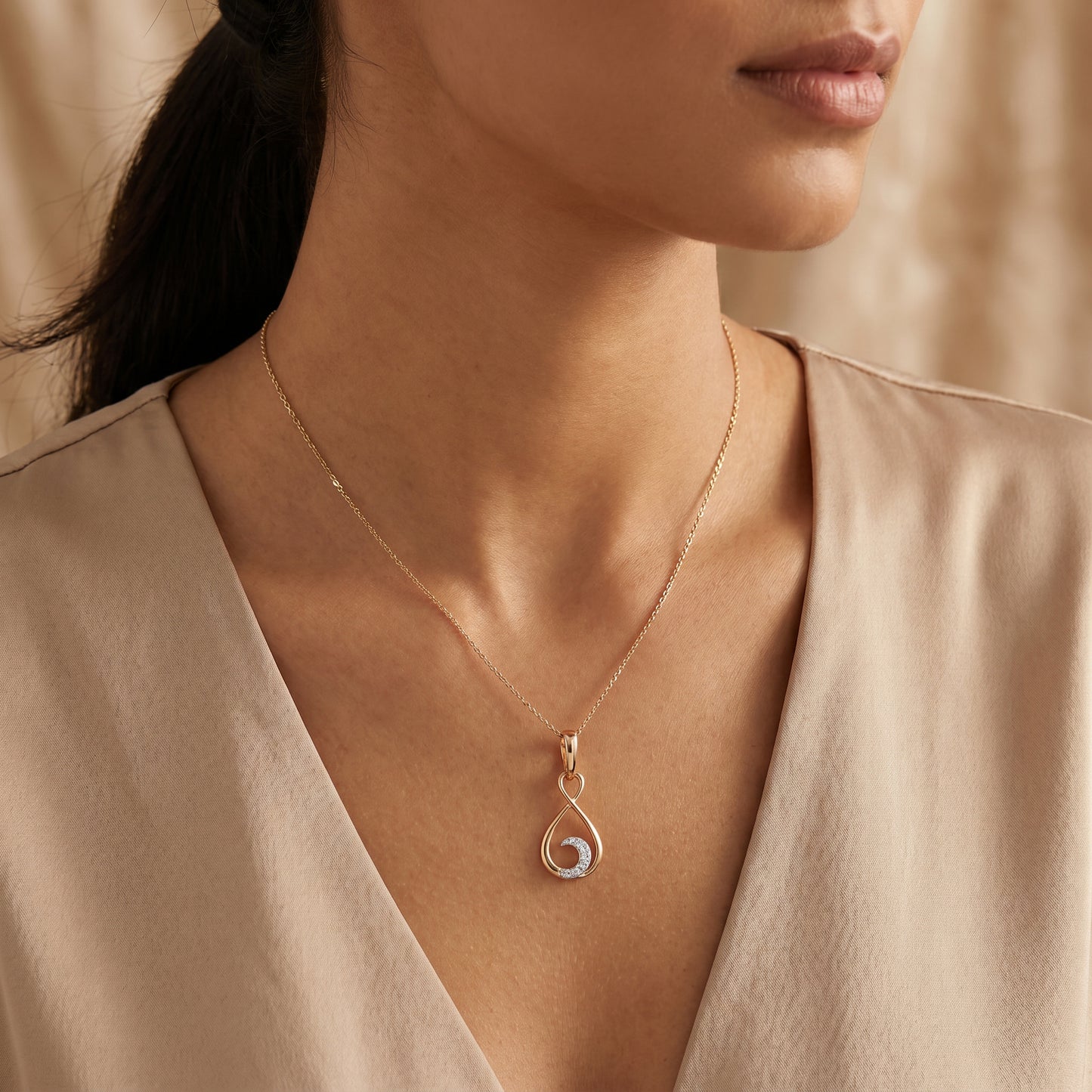 18KT Yellow Gold Diamond Crescent Moon Pendant