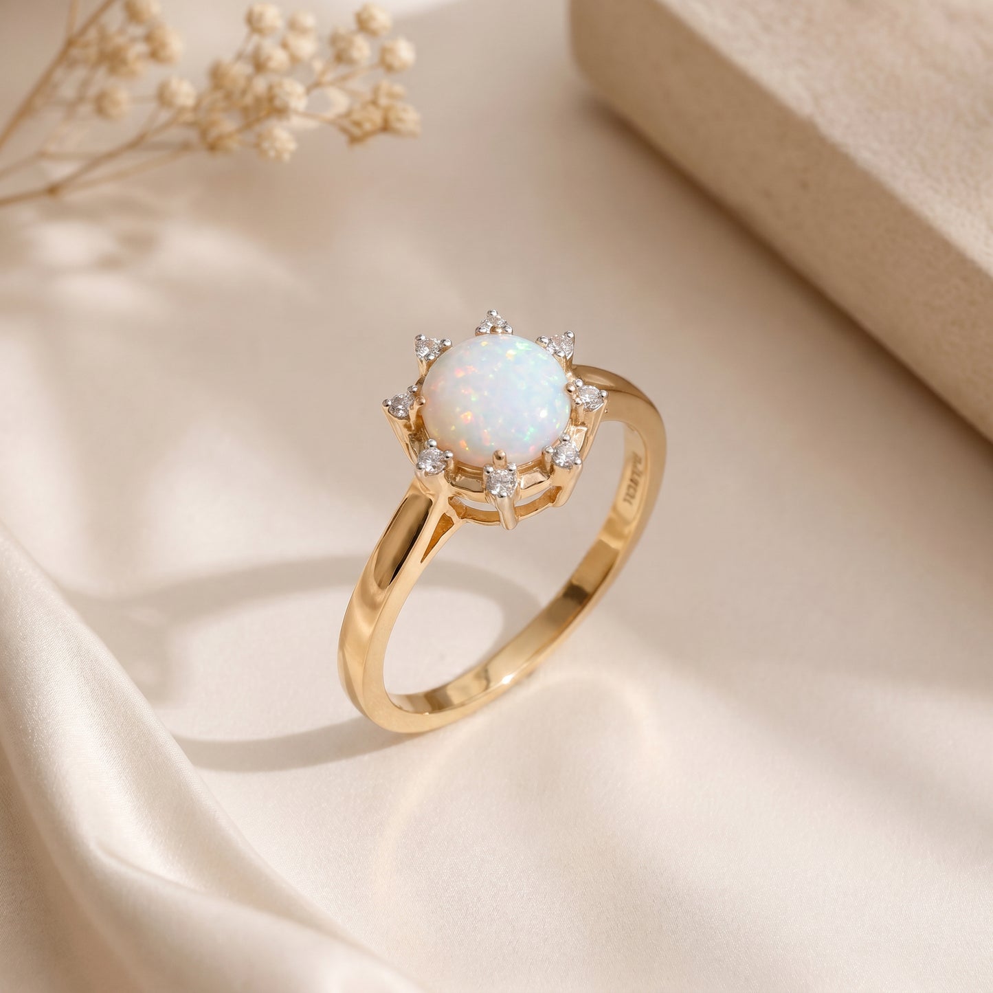 18KT Yellow Gold White Colour Stone Diamond Ring