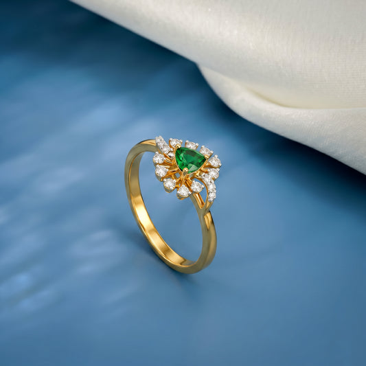 18KT Yellow Gold Green Stone Women's Diamond Ring