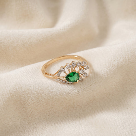 18KT Gold Green Stone Women's Diamond Ring