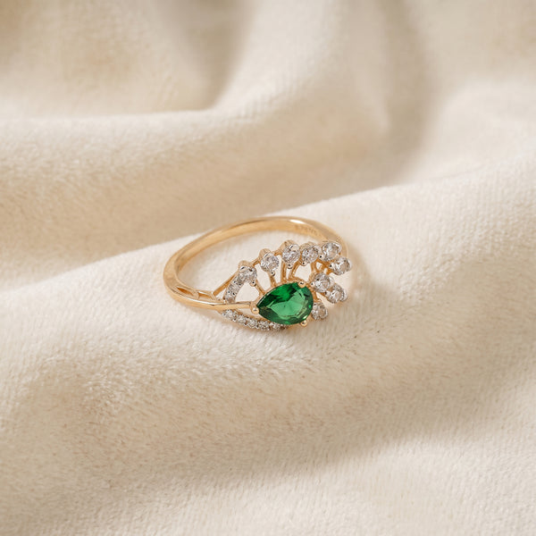 18KT Gold Green Stone Women's Diamond Ring
