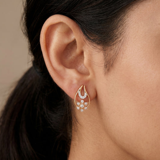 18Kt Yellow Gold Diamond Teardrop Stud Earrings For Women