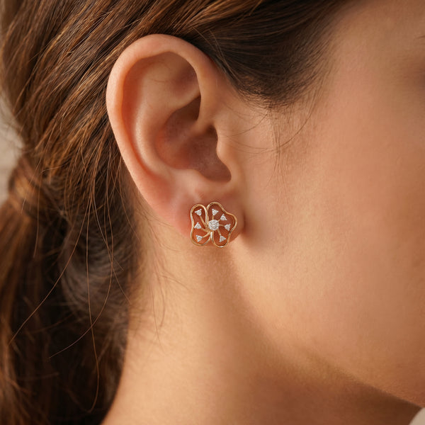 18Kt Yellow Gold Diamond Flower Stud Earrings for Women