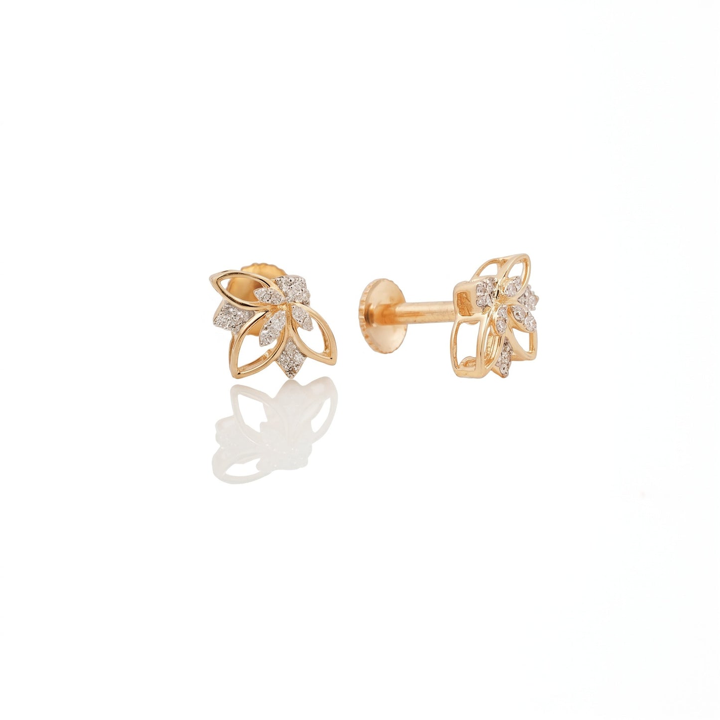 18Kt Yellow Gold Flower Diamond Stud Earrings