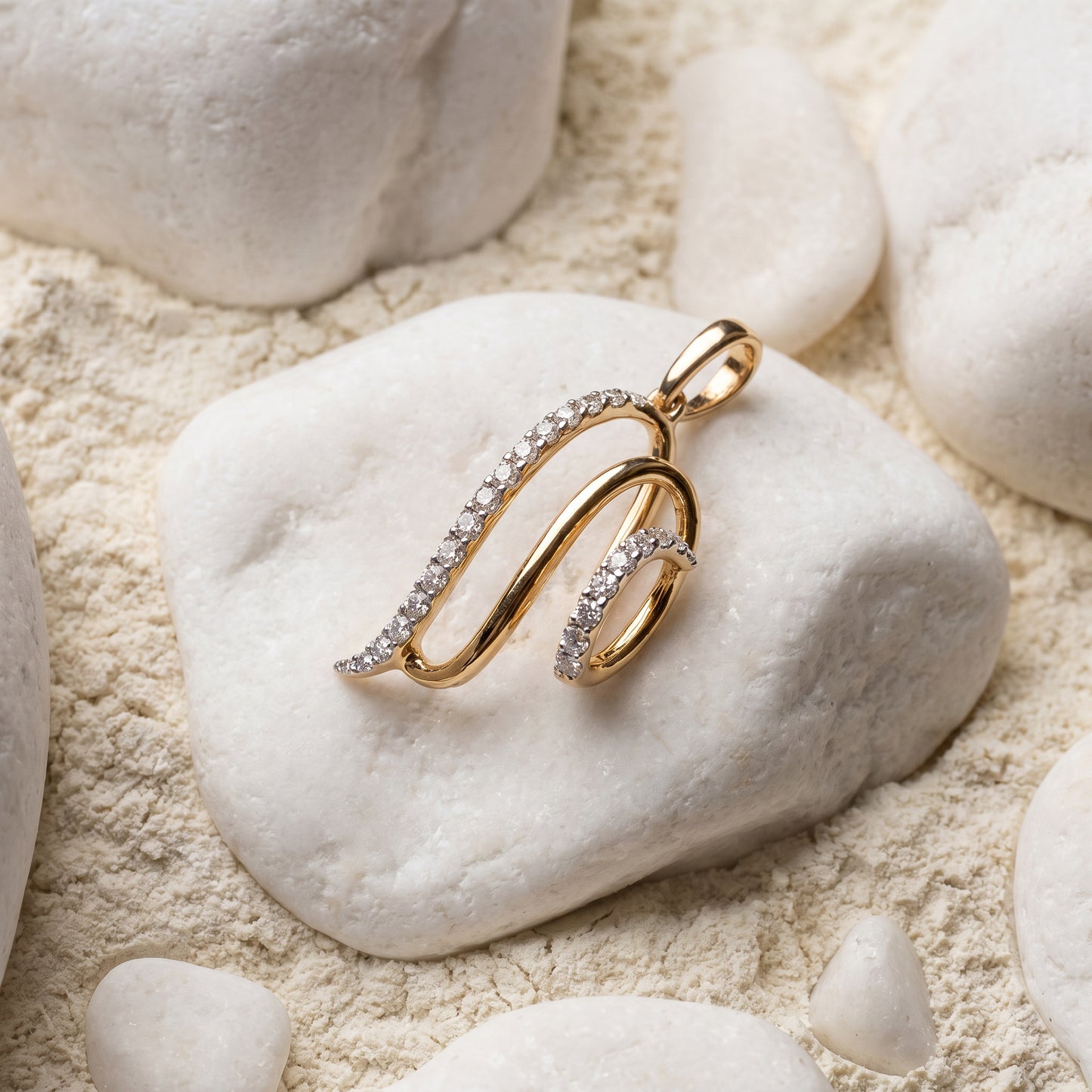 18Kt Yellow Gold Diamond Wave Swirl Pendant for Women