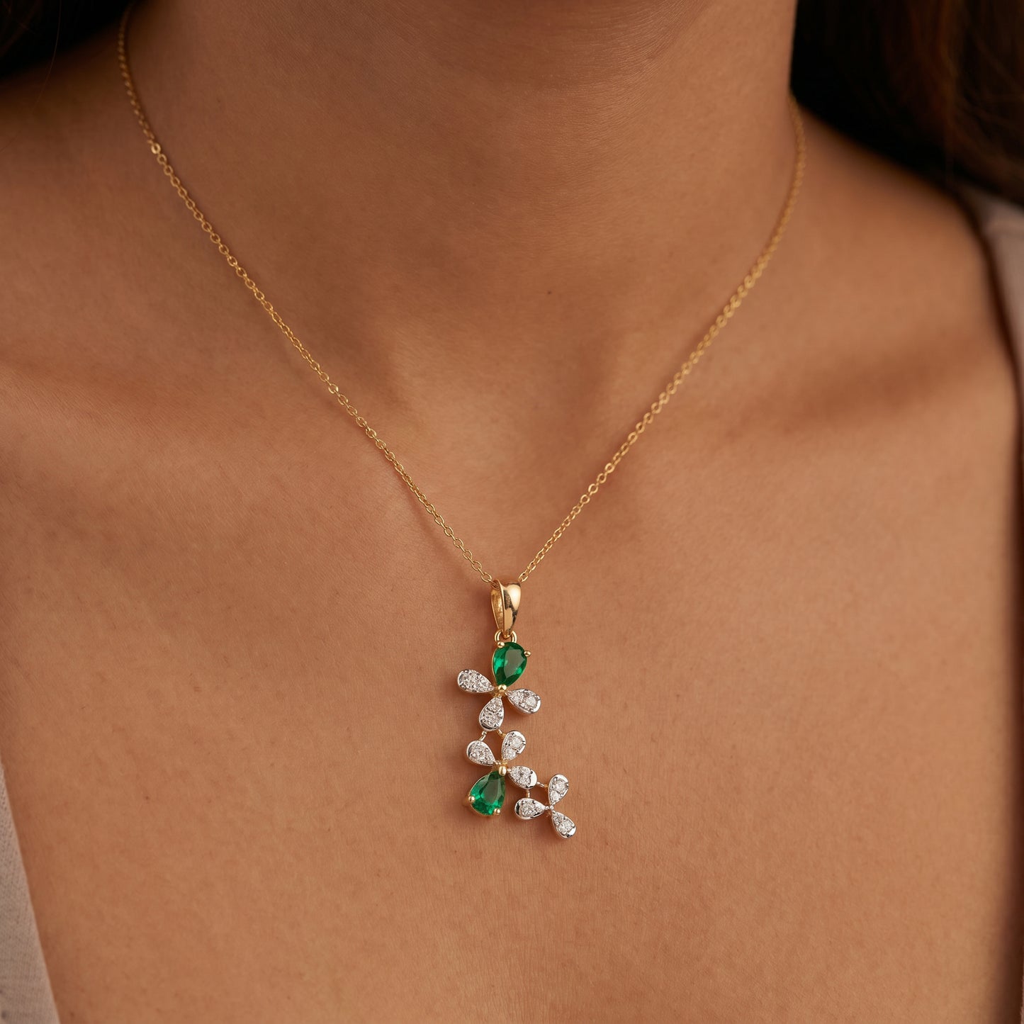 18Kt Green Stone Floral Drop Diamond Pendant For Women