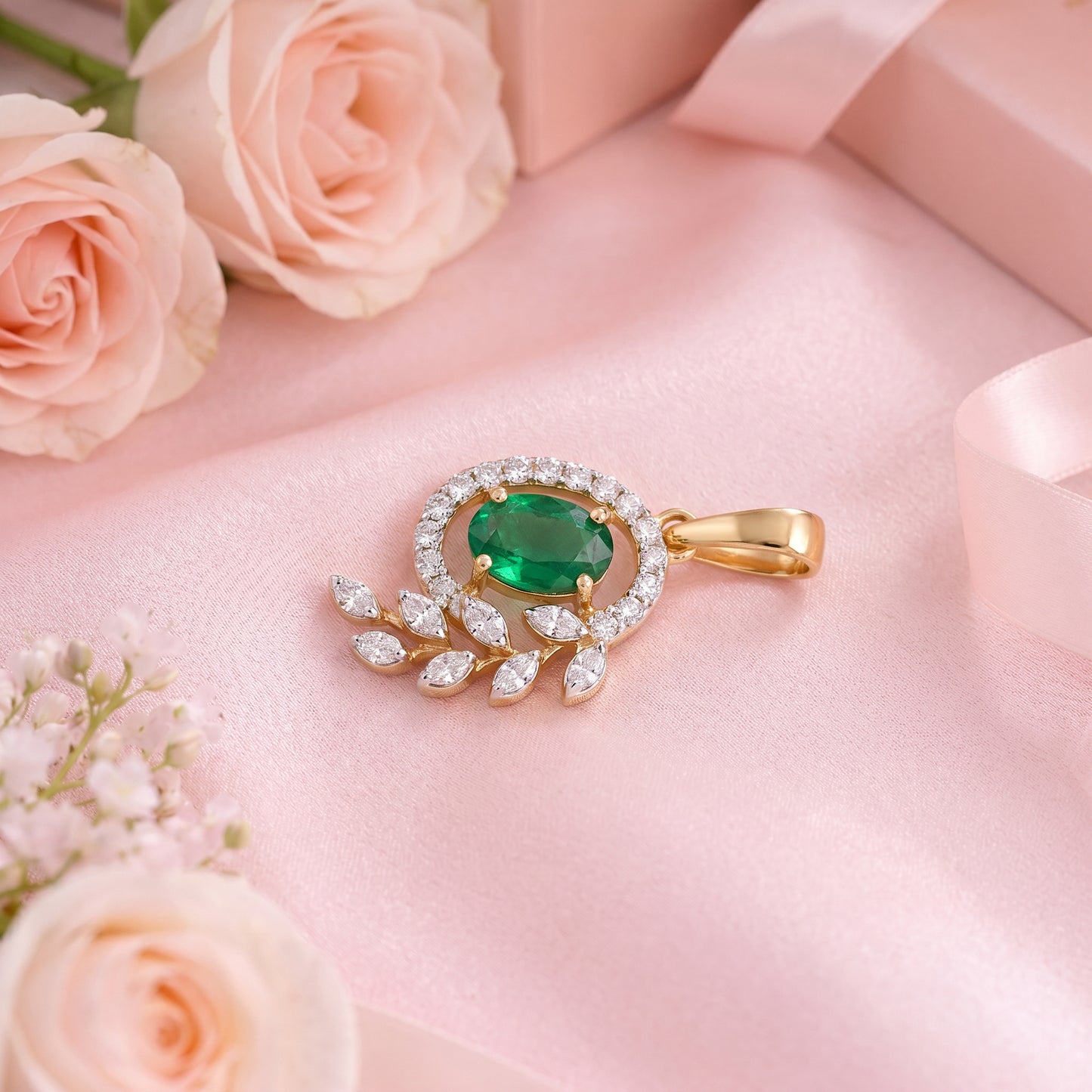 18KT Yellow Gold Emarald Green Diamond Pendant for Women