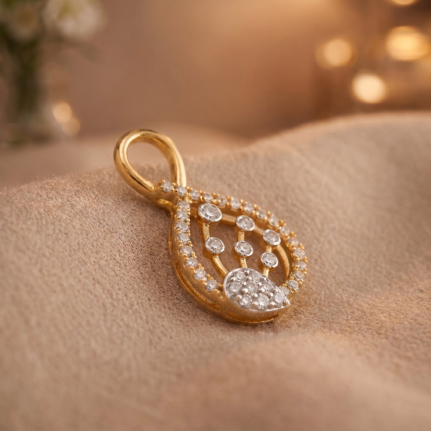 18Kt Yellow Gold Diamond Teardrop Chandelier Pendant Women
