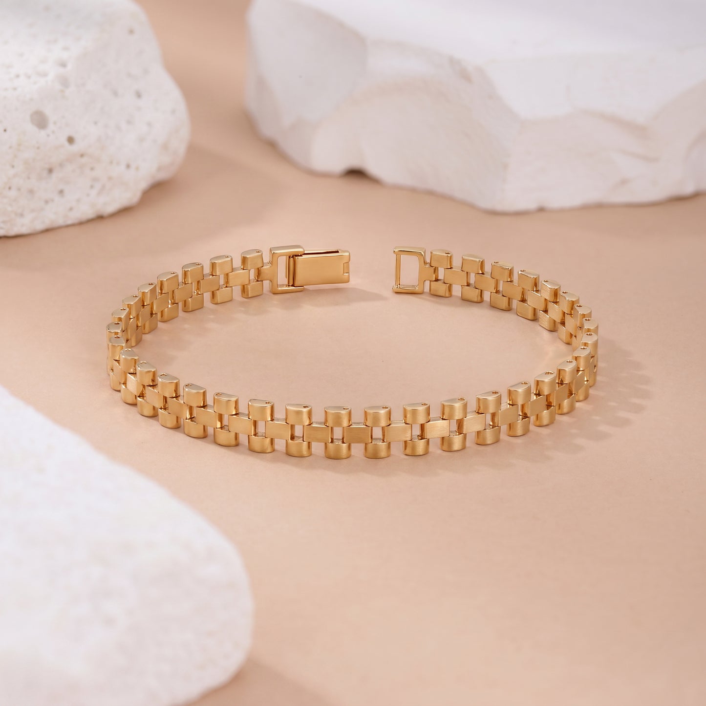 18Kt Yellow Gold Panther Link Bracelet for Men