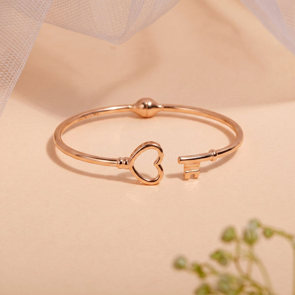 18Kt Rose Gold Heart & Key Cuff Bracelet for Women