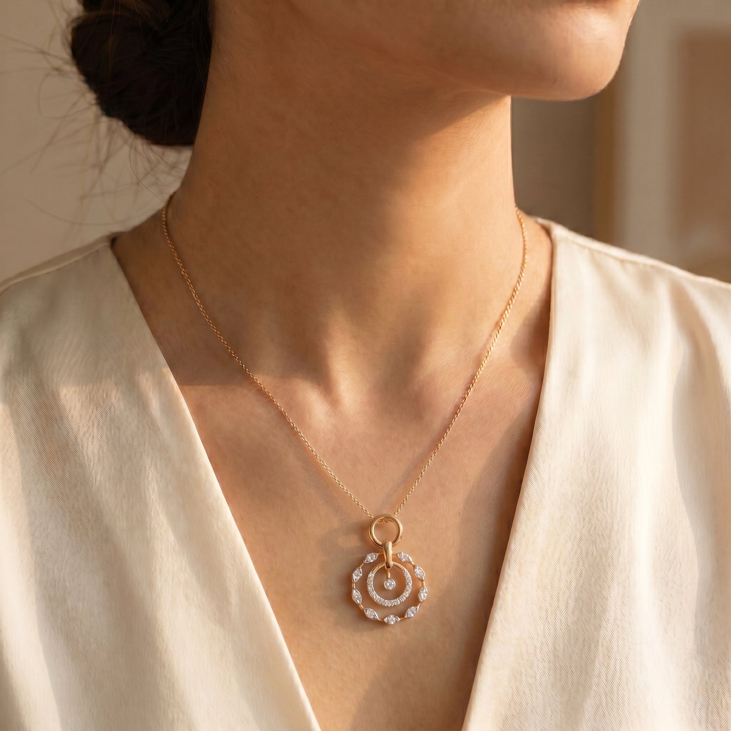 18KT Gold Diamond Twin Circle Pendant for Women