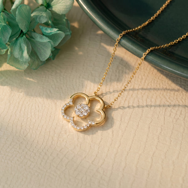 18KT Gold Diamond Clover Pendant Chain for Women