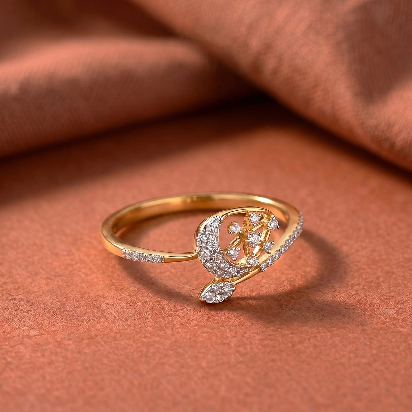18KT Yellow Gold Diamond Paisley Ring for Women