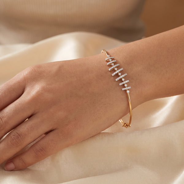 18Kt Gold Diamond Bangle For Women
