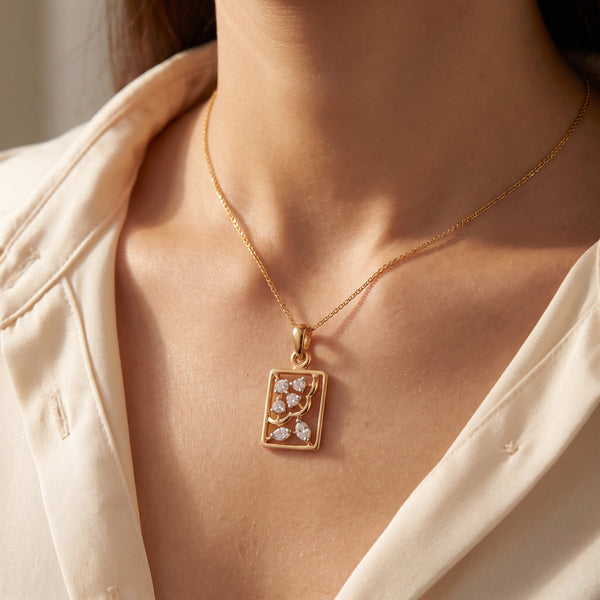 18Kt Gold Diamond Rectangle Frame Pendant