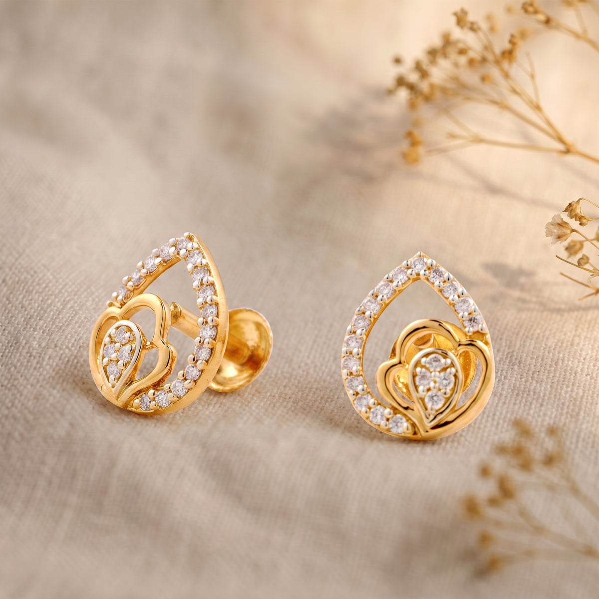 18Kt Gold Diamond Heart Teardrop Earrings