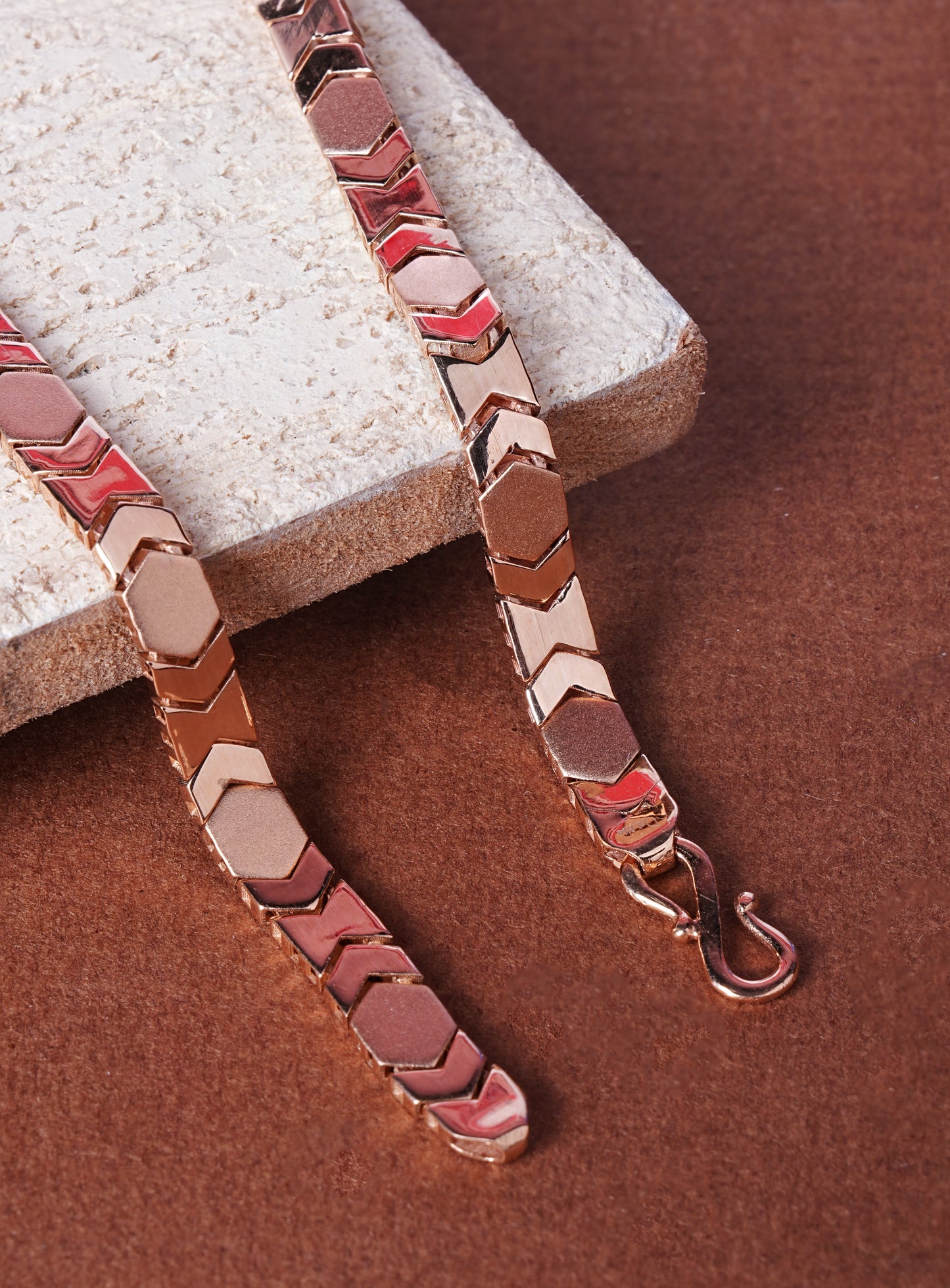 18kt Rose Gold Hexagon Chevron Link Bracelet for Men
