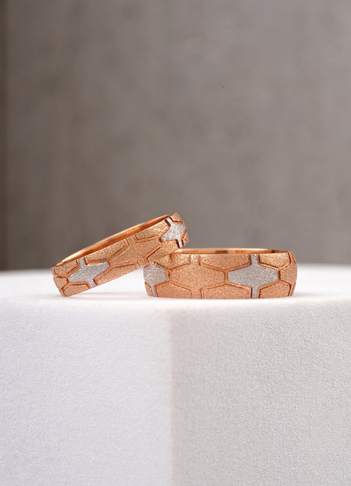 Madhu Honeycomb Texture Two-Tone 18kt Couple Bands