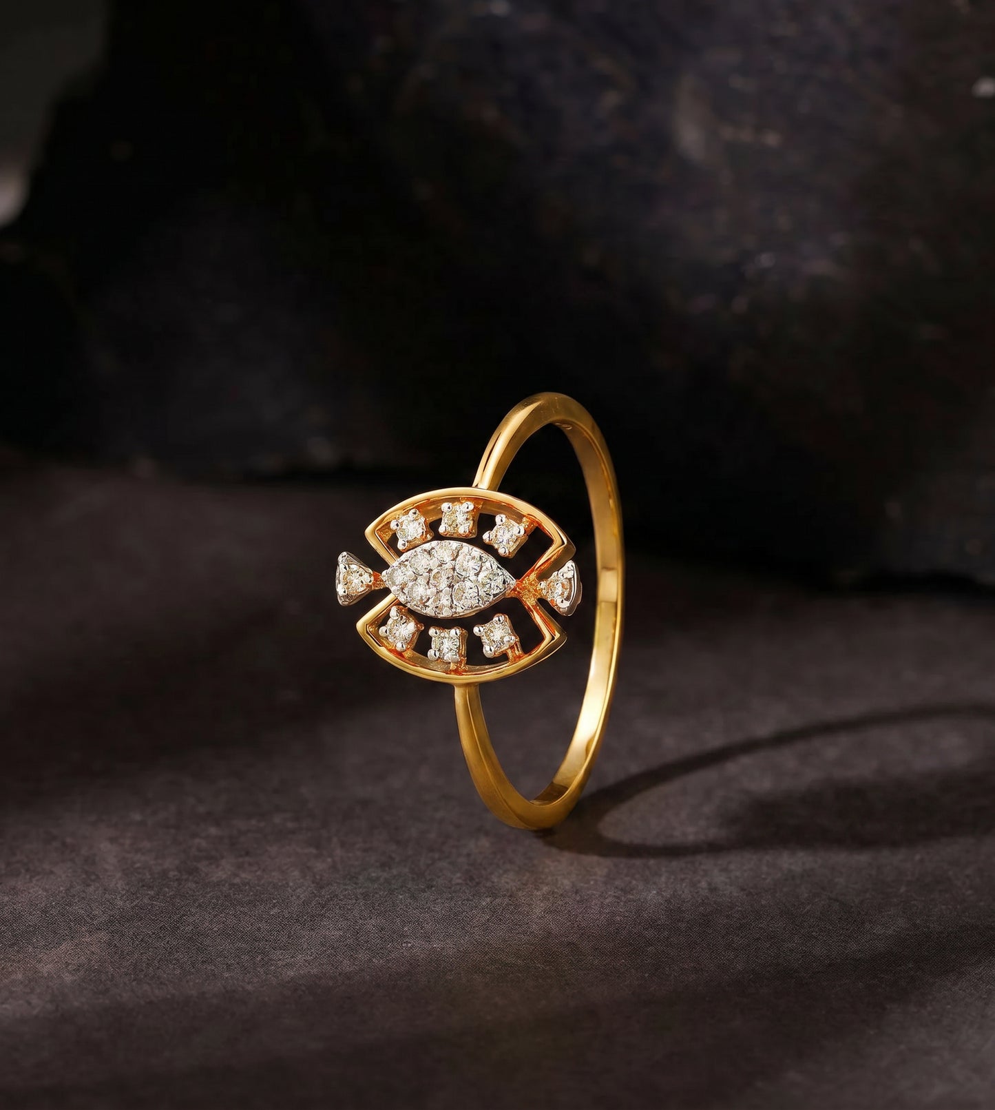 Sparkling Fish Motif 18kt Diamond Ring for Daily Wear
