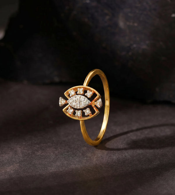 Sparkling Fish Motif 18kt Diamond Ring for Daily Wear