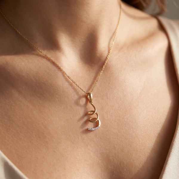 Lahar 18kt Gold Diamond Swirl Pendant for Women