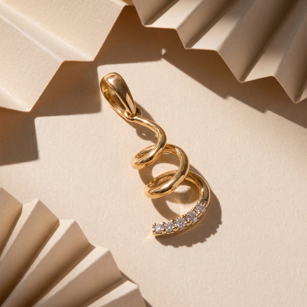Lahar 18kt Gold Diamond Swirl Pendant for Women