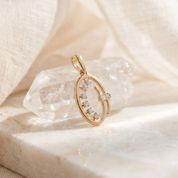 18kt Gold Oval Diamond Pendant For Women