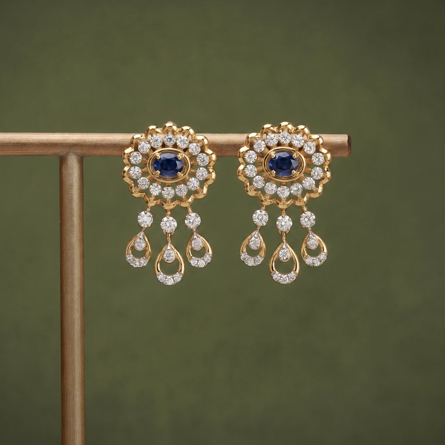 18Kt Gold Diamond Chandelier Earrings for Women