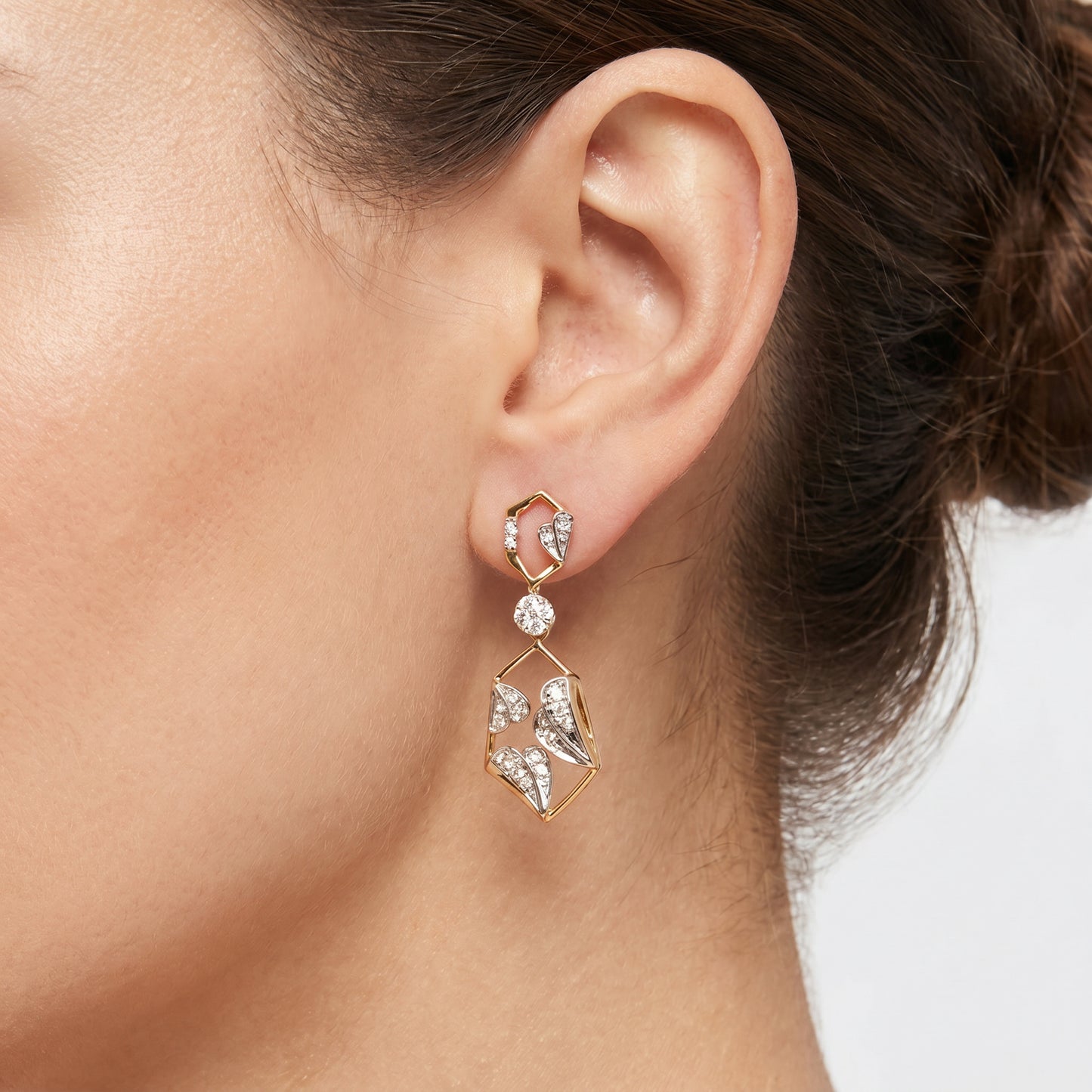 18Kt Gold Petal Design Diamond Earrings for Women