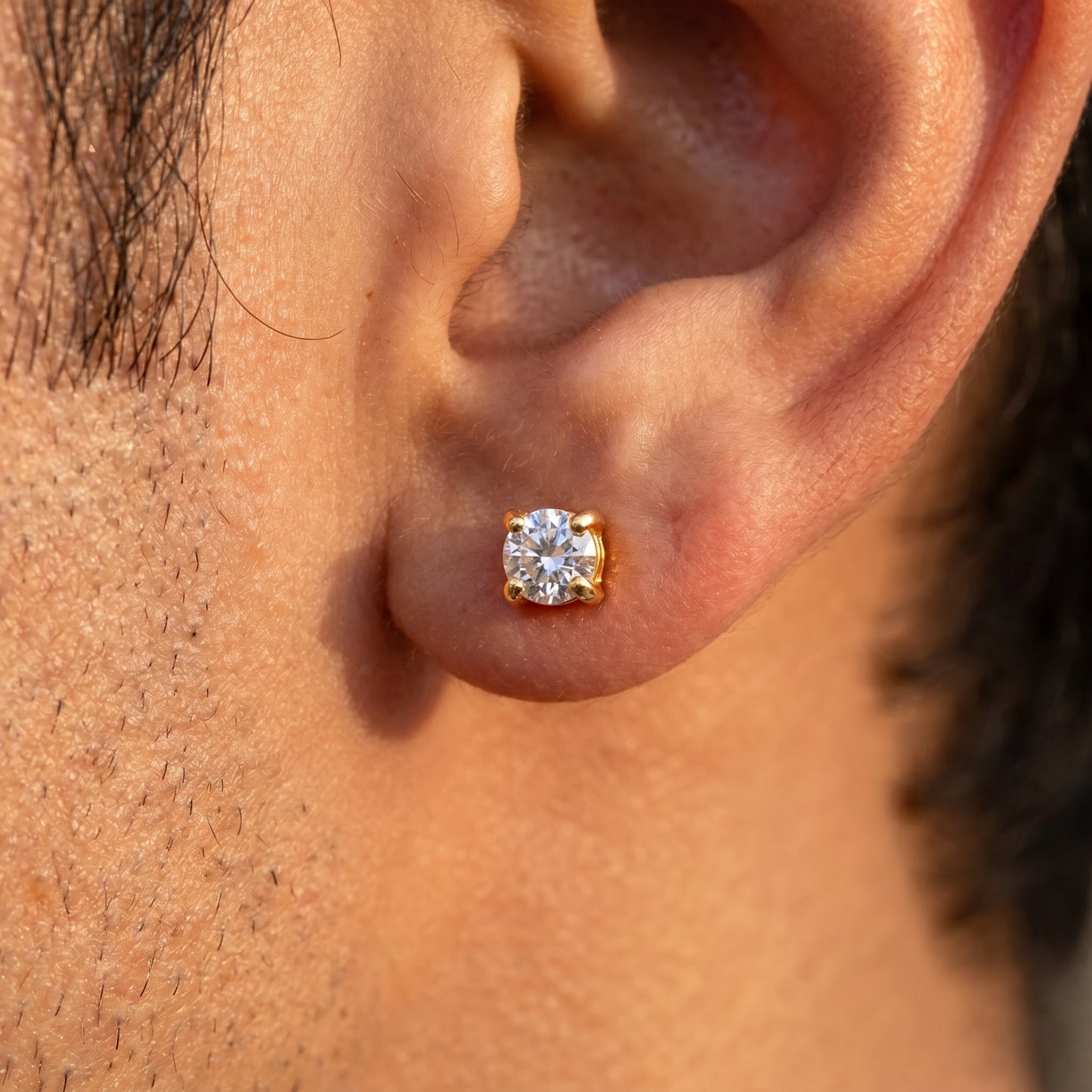 18Kt Gold Single Stone Stud Earring for Men