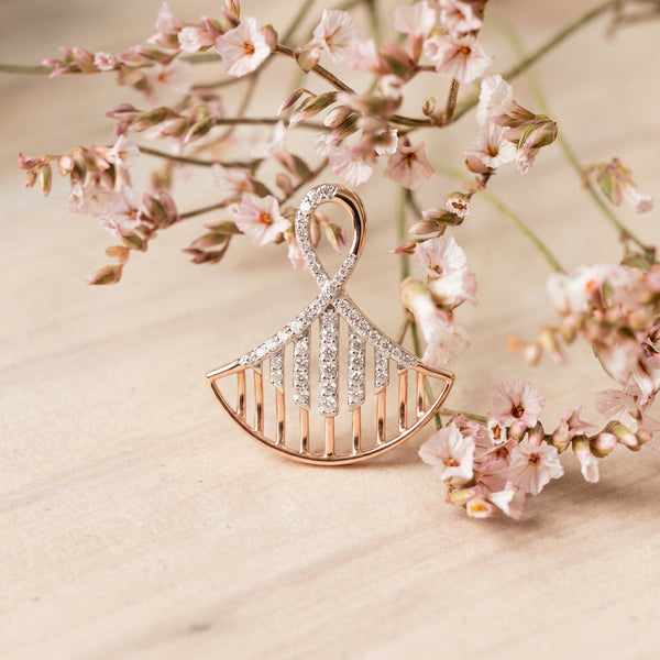 18kt Fan Infinity Daily Wear Diamond Pendant for Women