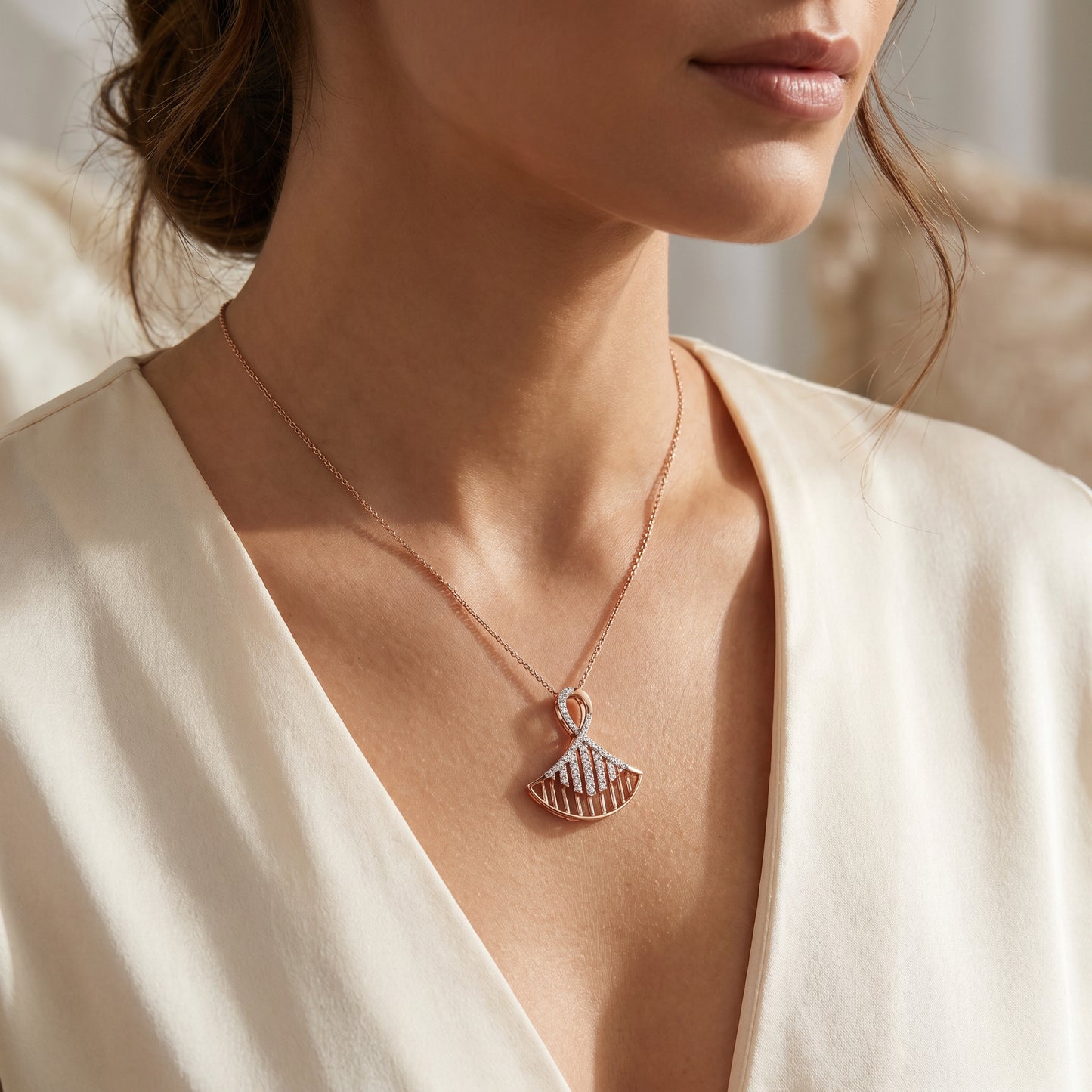 18kt Fan Infinity Daily Wear Diamond Pendant for Women